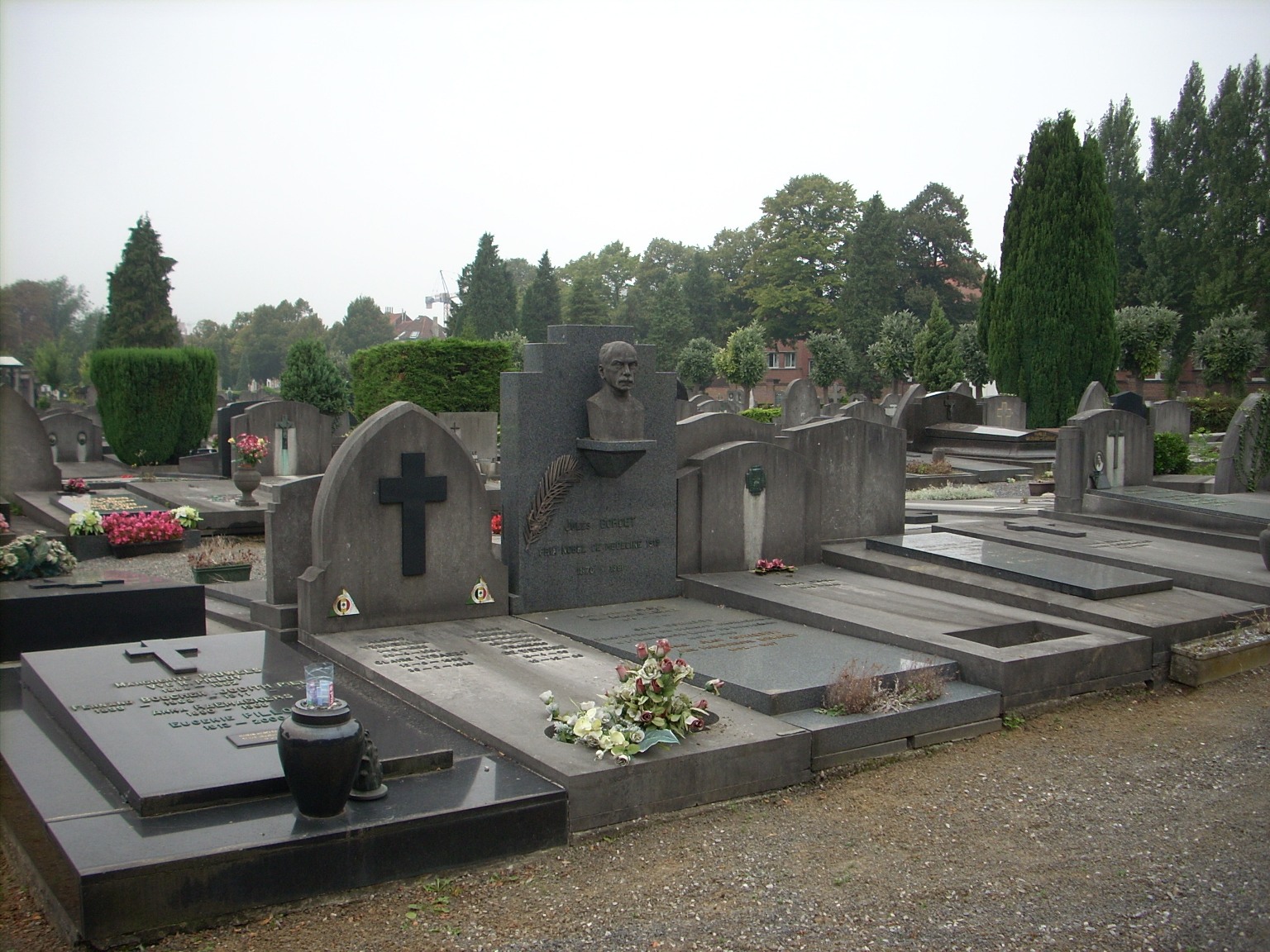 Jules Bordet tomb, Cimetière d'Ixelles, Brussels - 1.JPG